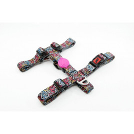 XS Graffiti Desenli Göğüs Tasması 20-34x23-38 Cm | Köpek Göğüs Tasması